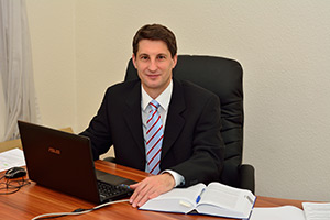Dr. Péter László
